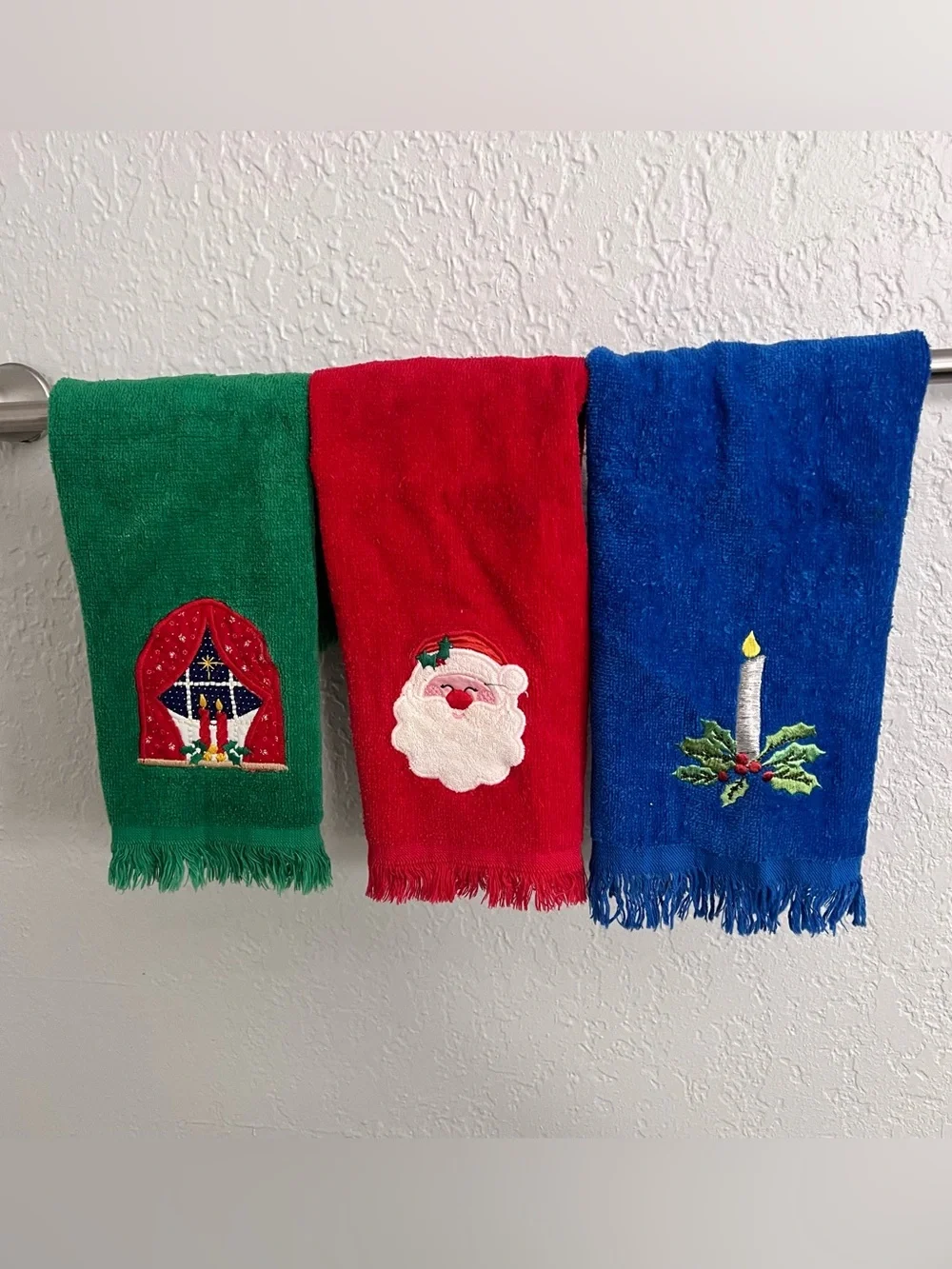Royal Terry Vintage Christmas Hand Towels Set of 3 Santa Candle Window Fringe